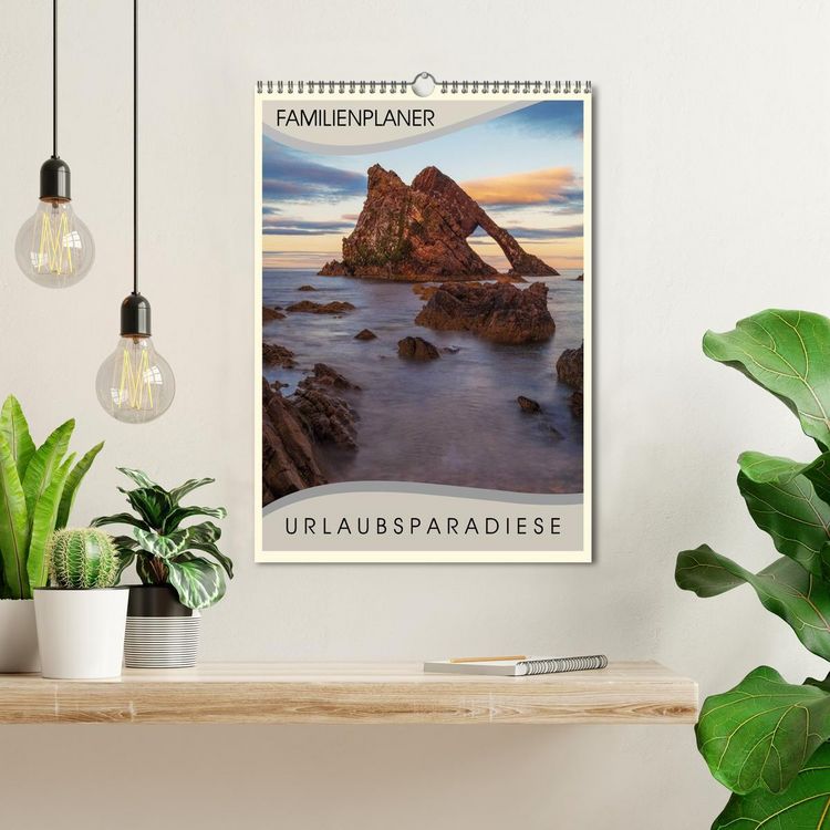 Produktbild: Urlaubsparadiese - Familienplaner (Wandkalender 2026 DIN A3 hoch), CALVENDO Monatskalender