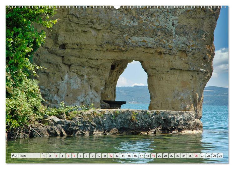 Produktbild: Bolsenasee Smaragd im Latium (Wandkalender 2026 DIN A2 quer), CALVENDO Monatskalender