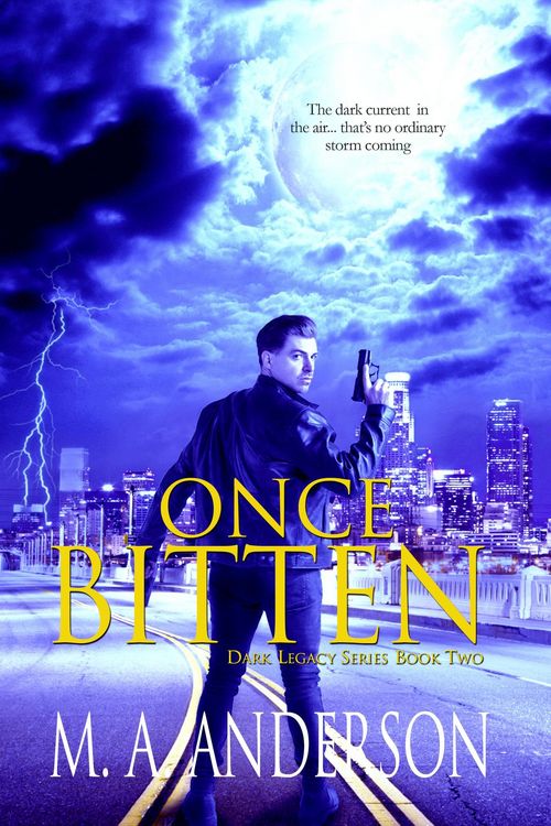 Produktbild: Once Bitten (Dark Legacy Series, #2)