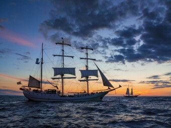 Produktbild: CALVENDO Puzzle Ein Motiv aus dem Kalender Windjammer auf der Ostsee im Abendlicht | 1000 Teile Lege-Gr&ouml;&szlig;e 64x48cm Foto-Puzzle f&uuml;r gl&uuml;ckliche Stunden