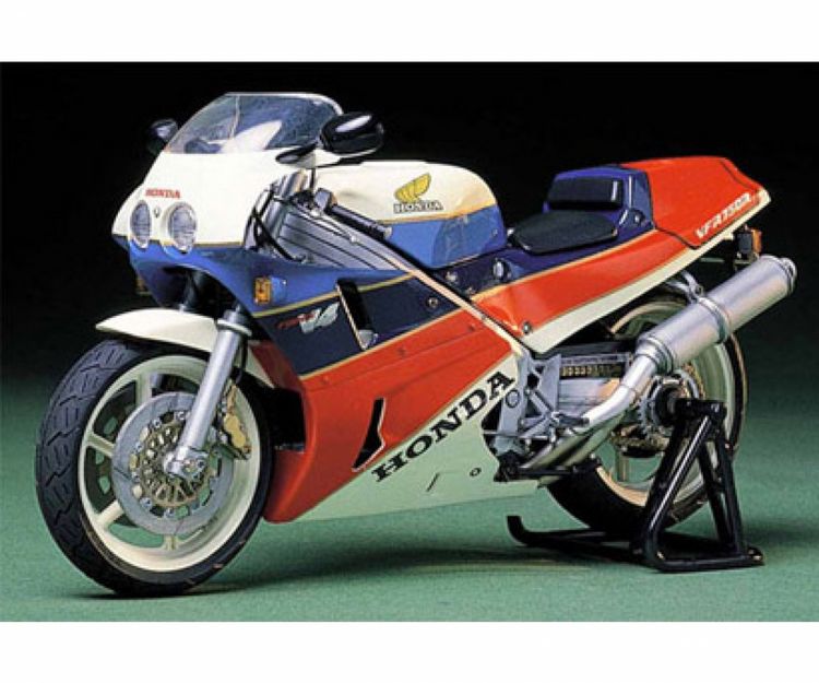 Produktbild: Tamiya 300014057 Honda VFR 750R 1987 Motorradmodell Bausatz 1:12