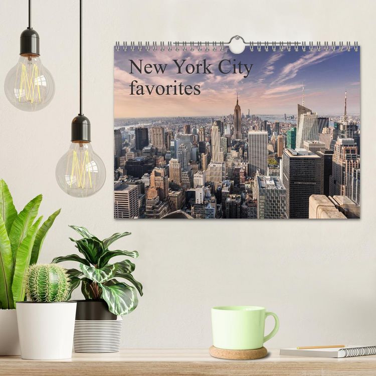 Produktbild: New York City favorites / UK-Version (Wall Calendar 2026 DIN A4 landscape), CALVENDO 12 Month Wall Calendar