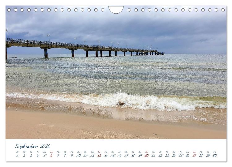 Produktbild: Seebr&uuml;cken an der Ostsee - Aufs Meer laufen und die frische Ostseebrise genie&szlig;en (Wandkalender 2026 DIN A4 quer), CALVENDO Monatskalender
