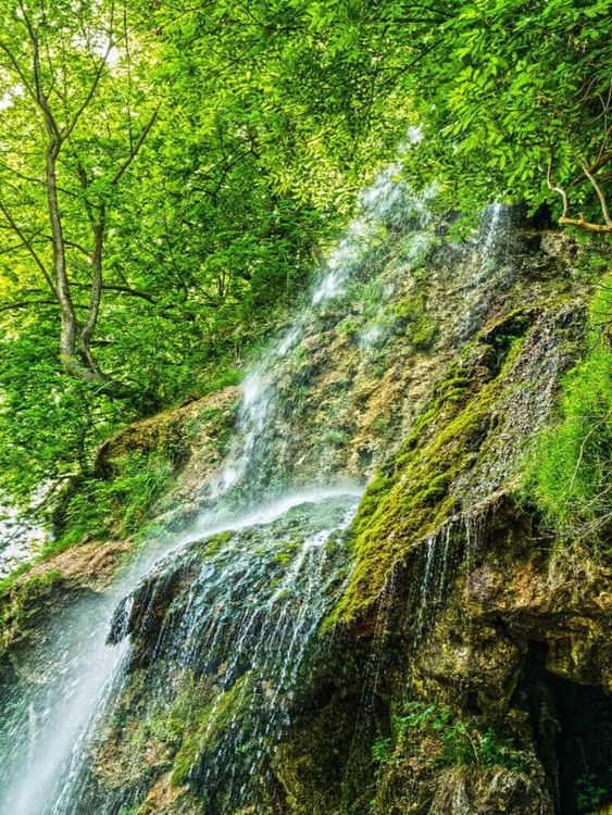 Produktbild: CALVENDO Puzzle Ein Motiv aus dem Kalender Wasserf&auml;lle in Deutschland, Frankreich und auf den Britischen Inseln | 1000 Teile Lege-Gr&ouml;&szlig;e 64x48cm Foto-Puzzle f&uuml;r gl&uuml;ckliche Stunden