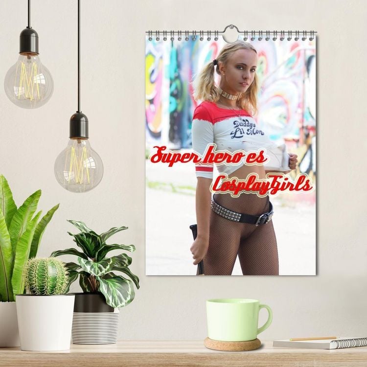 Produktbild: Superheroes Cosplay Girls (Wandkalender 2027 DIN A4 hoch), CALVENDO Monatskalender