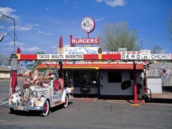 Produktbild: CALVENDO Puzzle Delgadillo's Snow Cap Burgers, Seligman, Arizona | 1000 Teile Lege-Gr&ouml;&szlig;e 64x48cm Foto-Puzzle f&uuml;r gl&uuml;ckliche Stunden