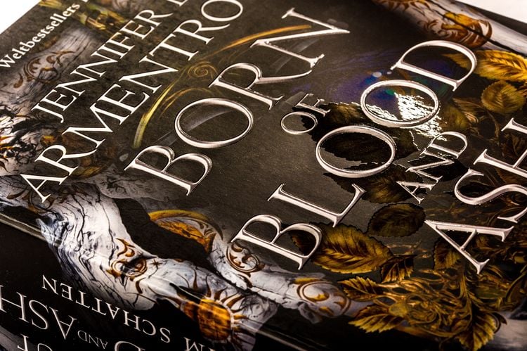 Produktbild: Born of Blood and Ash &ndash; Eine Liebe im Schatten