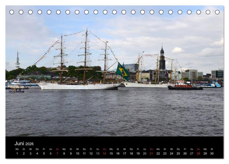 Produktbild: Auslaufparade des Hamburger Hafengeburtstages (Tischkalender 2026 DIN A5 quer), CALVENDO Monatskalender