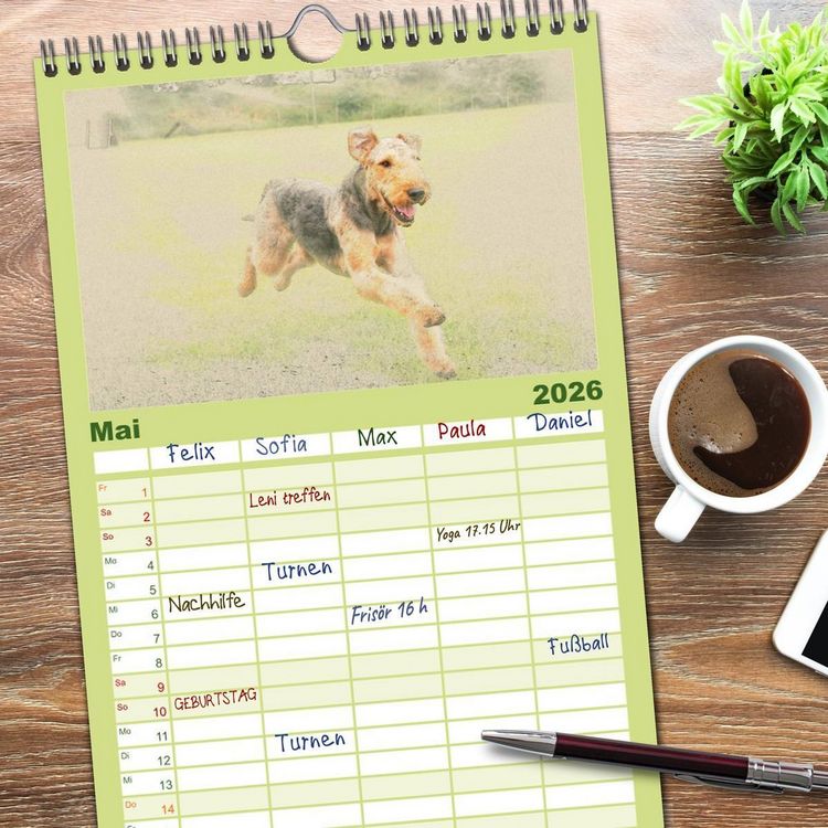 Produktbild: Familienplaner 2026 - Airedale Terrier 2026 mit 5 Spalten (Wandkalender, 21 x 45 cm) CALVENDO