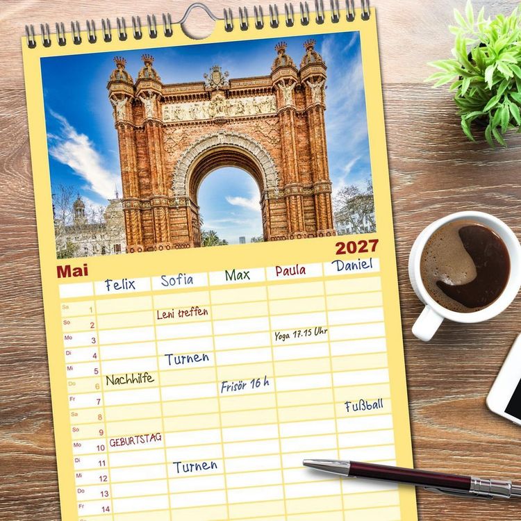 Produktbild: Familienplaner 2027 - Barcelona - Stadt der Kunstwerke und Architektur mit 5 Spalten (Wandkalender, 21 x 45 cm) CALVENDO