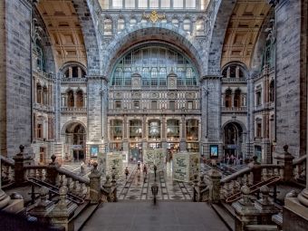 Produktbild: CALVENDO Puzzle Ein Motiv aus dem Kalender Antwerpens Hauptbahnhof - Eine Reise durch die Zeiten | 1000 Teile Lege-Gr&ouml;&szlig;e 64x48cm Foto-Puzzle f&uuml;r gl&uuml;ckliche Stunden