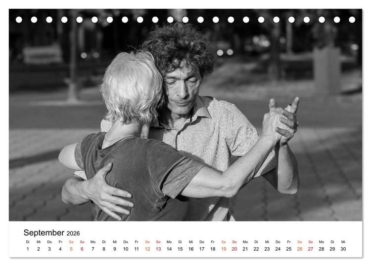 Produktbild: Tango Argentino - Paare beim Tanz auf &ouml;ffentlichen Pl&auml;tzen (Tischkalender 2026 DIN A5 quer), CALVENDO Monatskalender