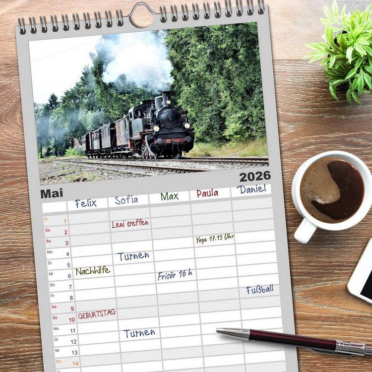 Produktbild: Familienplaner 2026 - Dampflok-Nostalgie - schwere Lokomotiven mit 5 Spalten (Wandkalender, 21 x 45 cm) CALVENDO