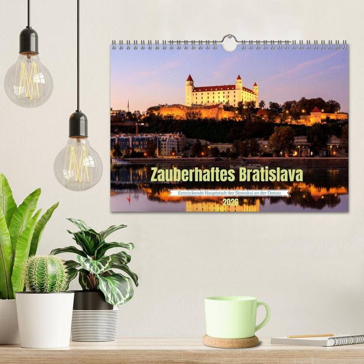 Produktbild: Zauberhaftes Bratislava - Entz&uuml;ckende Hauptstadt der Slowakai an der Donau (Wandkalender 2026 DIN A4 quer), CALVENDO Monatskalender