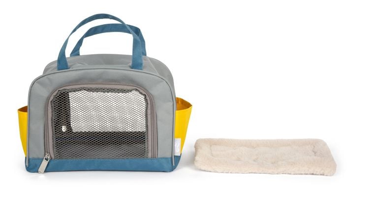 Produktbild: Hund mit Tasche und Pflege-Set