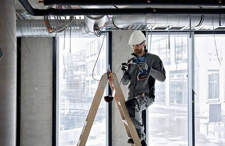 Produktbild: Bosch Professional 06012A6501 GHG 18V-50 solo Hei&szlig;luftgebl&auml;se ohne Akku, ohne Ladeger&auml;t, inkl. Koffer