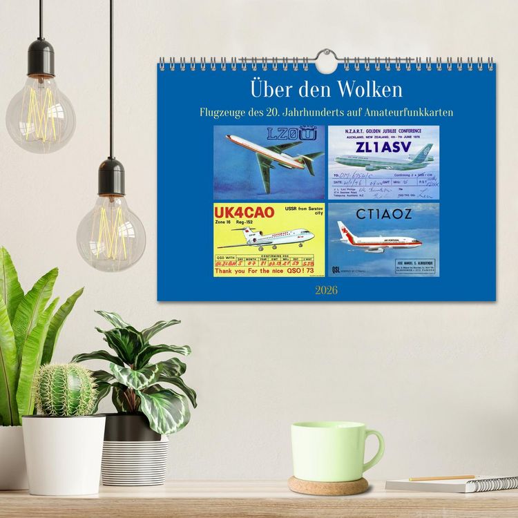 Produktbild: &Uuml;ber den Wolken - Flugzeuge des 20. Jahrhunderts auf Amateurfunkkarten (Wandkalender 2026 DIN A4 quer), CALVENDO Monatskalender