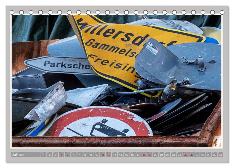 Produktbild: Ausrangiert Besuch auf dem Schrottplatz (Tischkalender 2026 DIN A5 quer), CALVENDO Monatskalender