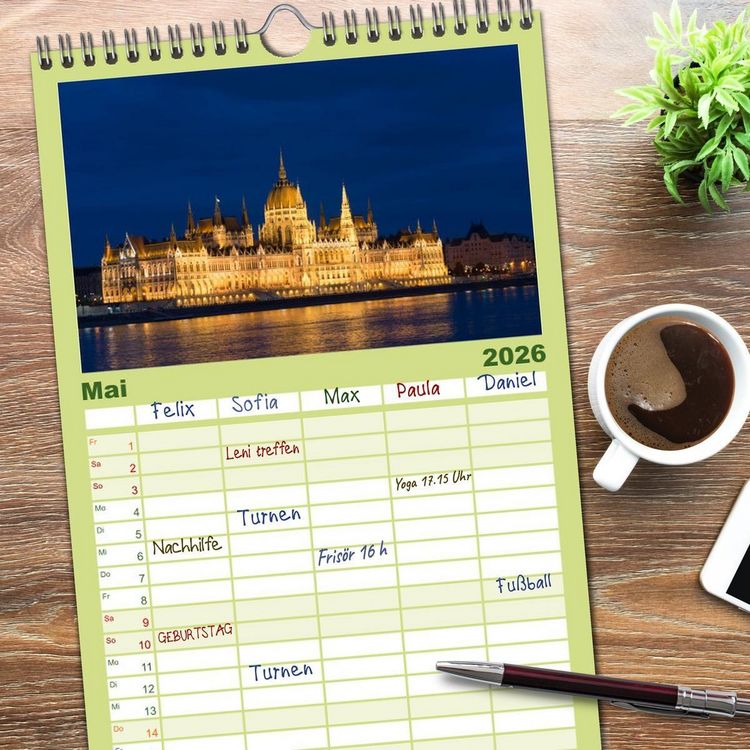 Produktbild: Familienplaner 2026 - Budapest: zwischen Parlamentsgeb&auml;ude und Burgpalast mit 5 Spalten (Wandkalender, 21 x 45 cm) CALVENDO