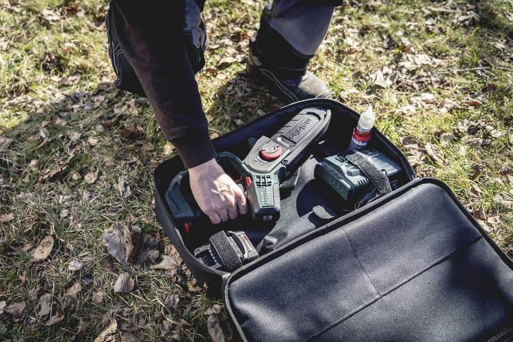 Produktbild: Metabo 600856500 Akku Geh&ouml;lzs&auml;ge inkl. Akku, inkl. Ladeger&auml;t Schwertl&auml;nge 150mm