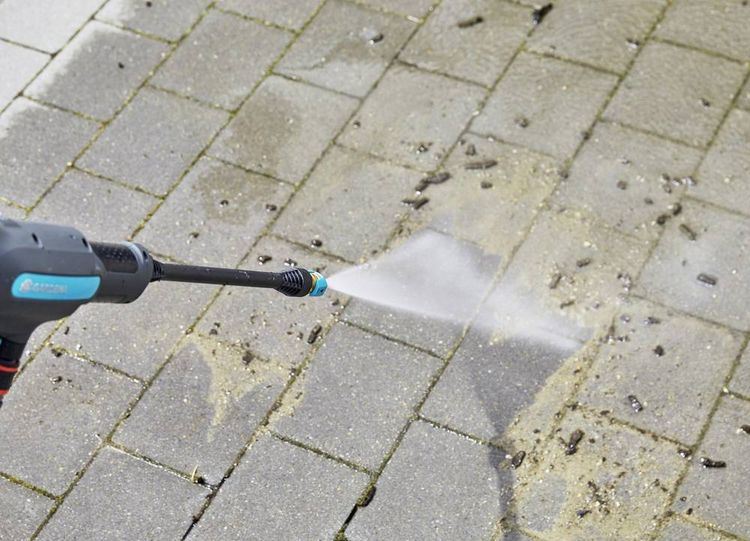 Produktbild: GARDENA AquaClean 24/18V solo Mitteldruckreiniger 24 bar