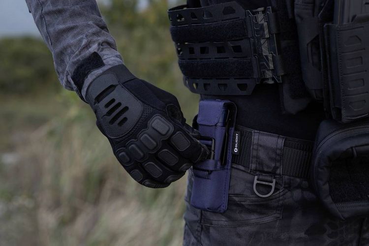 Produktbild: OLight LED Mini-Taschenlampe mit Holster, mit G&uuml;rtelclip akkubetrieben 178g