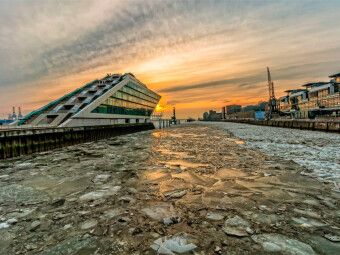 Produktbild: CALVENDO Puzzle Dockland Hamburg | 1000 Teile Lege-Gr&ouml;&szlig;e 64x48cm Foto-Puzzle f&uuml;r gl&uuml;ckliche Stunden