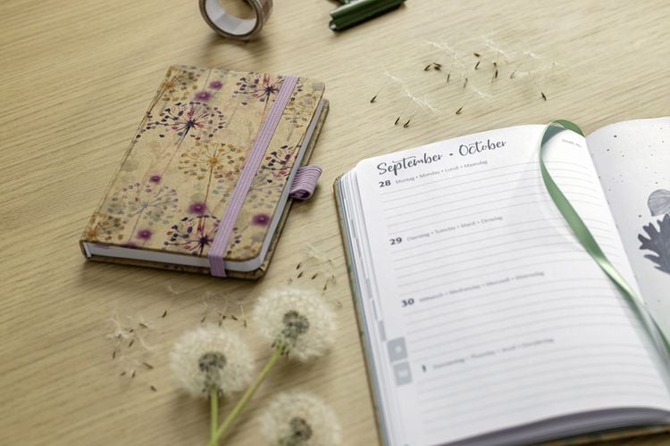 Produktbild: SIGEL TH675 Wochenkalender Jolie 2027, ca. A6, braun, lila, goldgelb