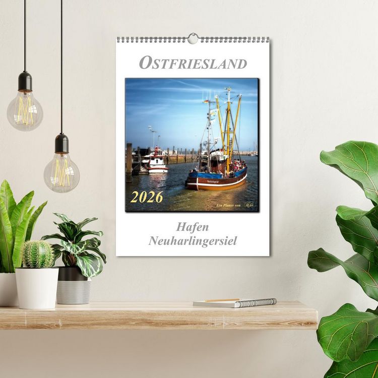 Produktbild: Ostfriesland - Hafen Neuharlingersiel (Wandkalender 2026 DIN A3 hoch), CALVENDO Monatskalender