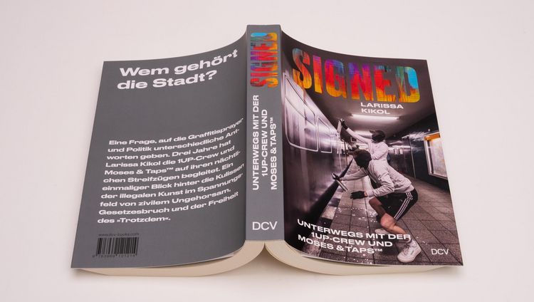 Produktbild: SIGNED. Unterwegs mit der 1UP-Crew und Moses & Taps