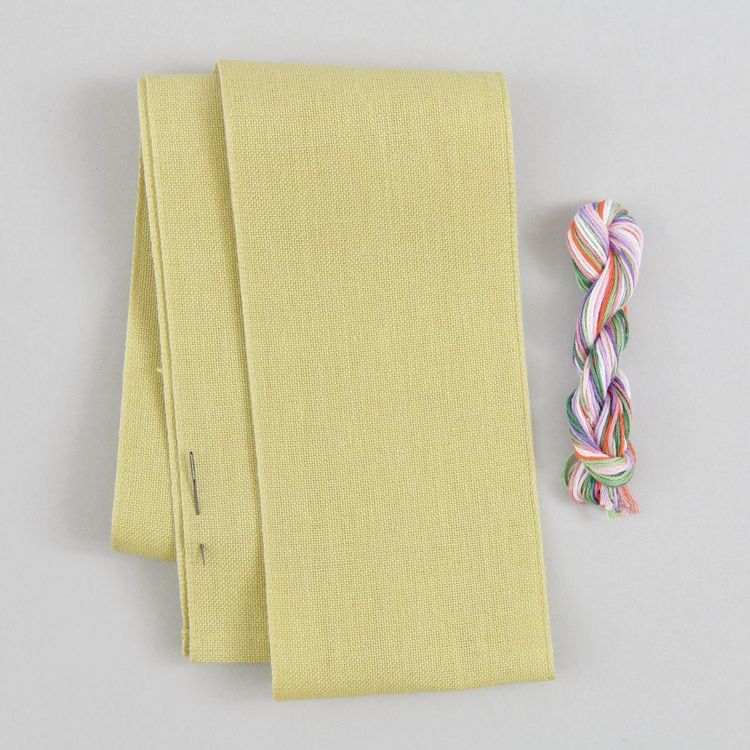 Produktbild: Stickpackung, Gez&auml;hlter Kreuzstich Schleife Wiesenbl&uuml;mchen, Salbei, 30 x 54 cm, 100% Leinen