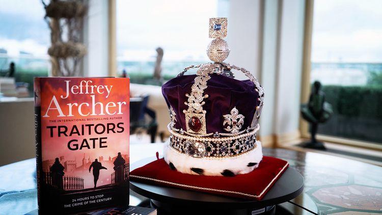 Produktbild: Archer, J: Traitors Gate