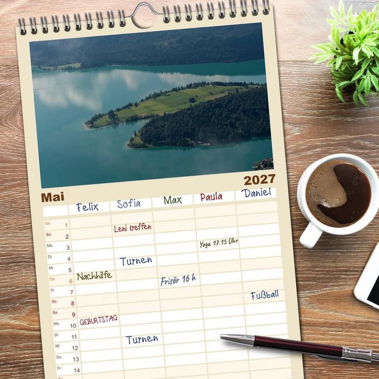 Produktbild: Familienplaner 2027 - Berge und Seen rund um die Zugspitze mit 5 Spalten (Wandkalender, 21 x 45 cm) CALVENDO