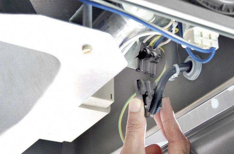 Produktbild: Adels-Contact AC 166 GSTF/ 525 Netz-Steckverbinder AC Serie (Netzsteckverbinder) AC Stecker, gerade Gesamtpolzahl: 4 + PE 16 A Schwarz 1 St.