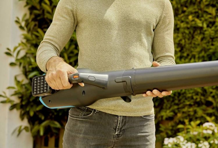 Produktbild: GARDENA PowerJet 18V P4A Ready-To-Use Set Akku 14890-20 Laubbl&auml;ser inkl. Akku 18 V