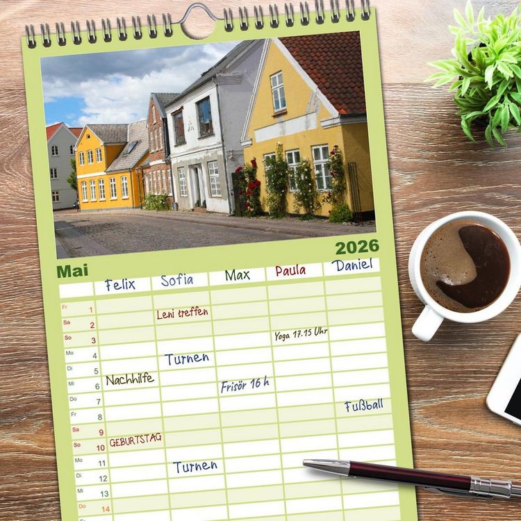 Produktbild: Familienplaner 2026 - Ribe, D&auml;nemarks alte Stadt mit Mittelaltercharme und Wikinger-Vergangenheit mit 5 Spalten (Wandkalender, 21 x 45 cm) CALVENDO
