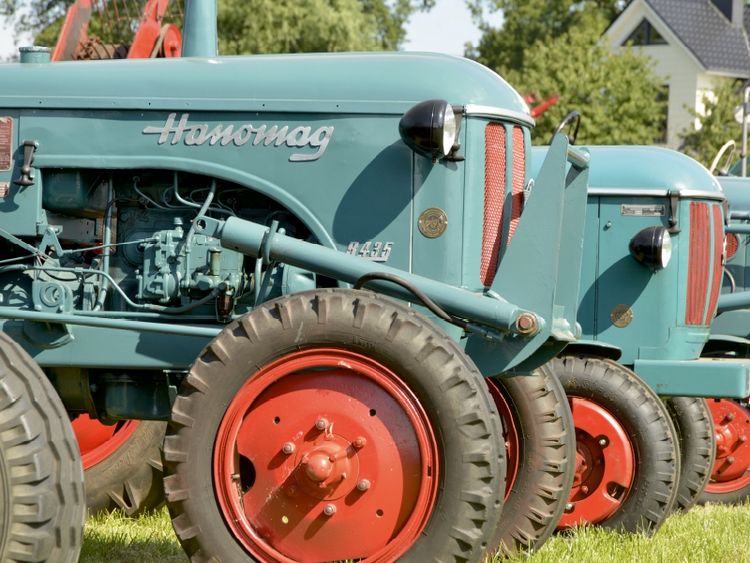 Produktbild: CALVENDO Puzzle Oldtimer Traktor Hanomag 1000 Teile Lege-Gr&ouml;&szlig;e 64 x 48 cm Foto-Puzzle Bild von Diane Jordan