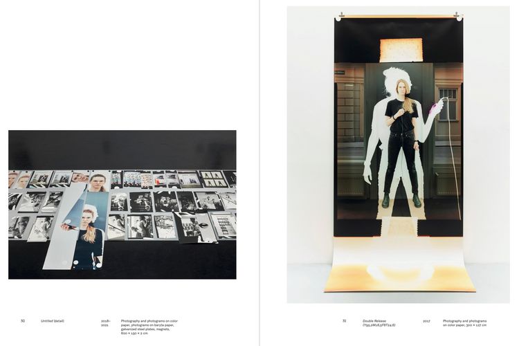 Produktbild: First Monographs