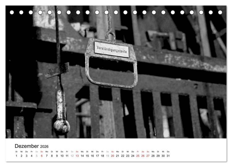 Produktbild: Helden der Arbeit - Alte Arbeitsmittel des Ruhrgebiets (Tischkalender 2026 DIN A5 quer), CALVENDO Monatskalender
