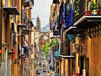 Produktbild: Im malerischen Gassengewirr der Altstadt von Palermo (Puzzle)