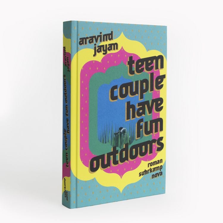 Produktbild: Teen Couple Have Fun Outdoors