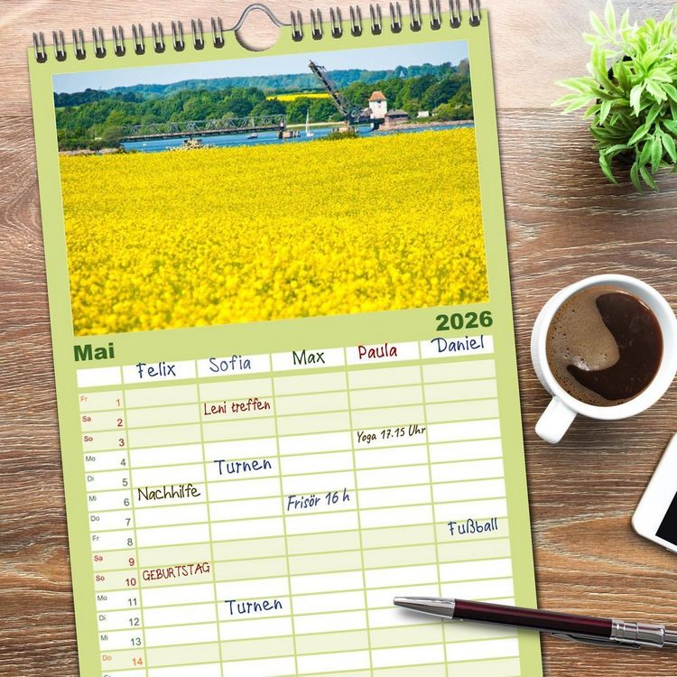 Produktbild: Familienplaner 2026 - Schlei und Ostsee - Eine Region zum Verlieben mit 5 Spalten (Wandkalender, 21 x 45 cm) CALVENDO