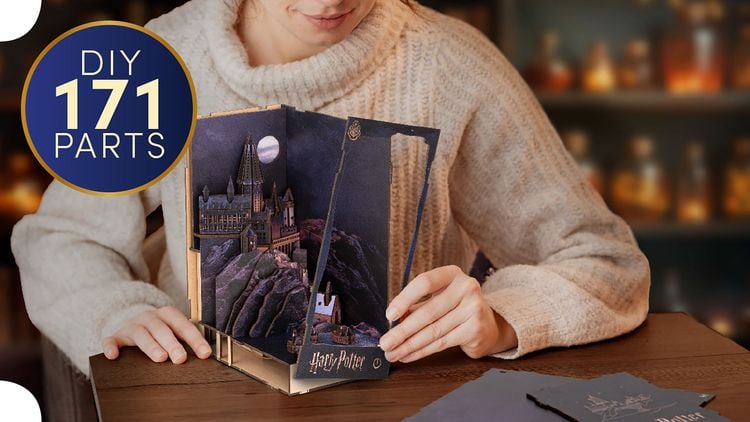 Produktbild: Book Nook DIY B&uuml;cherecke Revell Harry Potter "Hogwarts Castle"