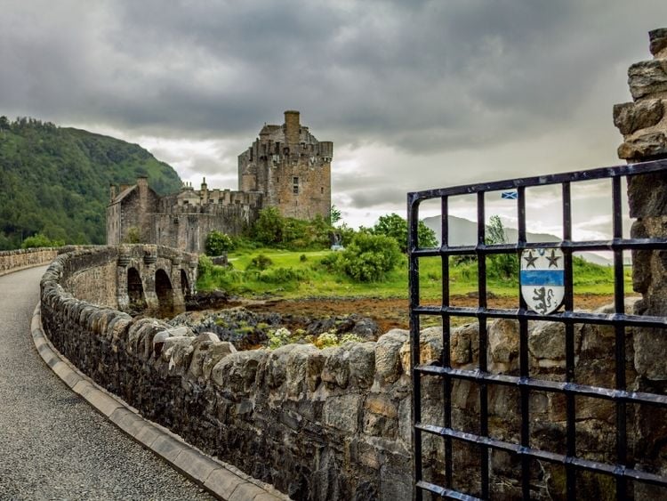 Produktbild: CALVENDO Puzzle Eilean Donan Castle | 1000 Teile Lege-Gr&ouml;&szlig;e 64x48cm Foto-Puzzle f&uuml;r gl&uuml;ckliche Stunden