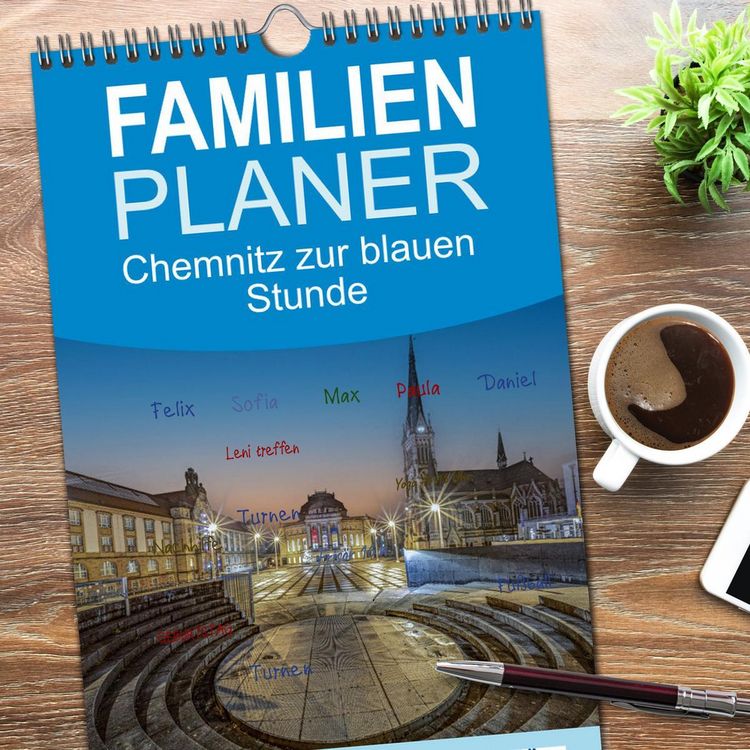 Produktbild: Familienplaner 2026 - Chemnitz zur blauen Stunde mit 5 Spalten (Wandkalender, 21 x 45 cm) CALVENDO