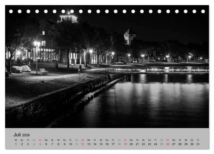 Produktbild: Hansestadt Stralsund bei Nacht (mit GPS-Koordinaten) (Tischkalender 2026 DIN A5 quer), CALVENDO Monatskalender
