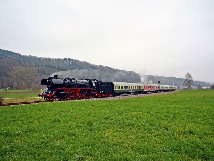 Produktbild: CALVENDO Puzzle Ein Motiv aus dem Kalender Feuer Wasser Kohle - Dampflokomotiven der Deutschen Reichsbahn | 1000 Teile Lege-Gr&ouml;&szlig;e 64x48cm Foto-Puzzle f&uuml;r gl&uuml;ckliche Stunden