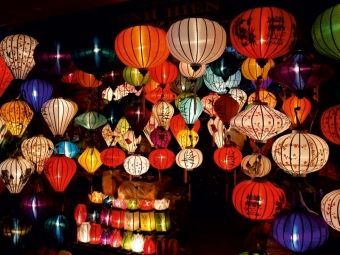 Produktbild: CALVENDO Puzzle Lampion-Laden | 1000 Teile Lege-Gr&ouml;&szlig;e 64x48cm Foto-Puzzle f&uuml;r gl&uuml;ckliche Stunden