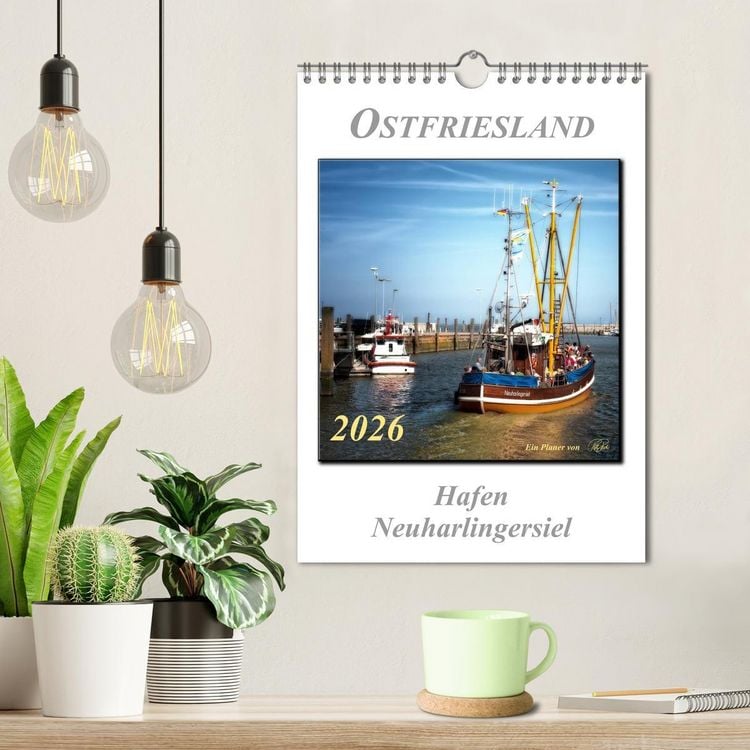 Produktbild: Ostfriesland - Hafen Neuharlingersiel (Wandkalender 2026 DIN A4 hoch), CALVENDO Monatskalender