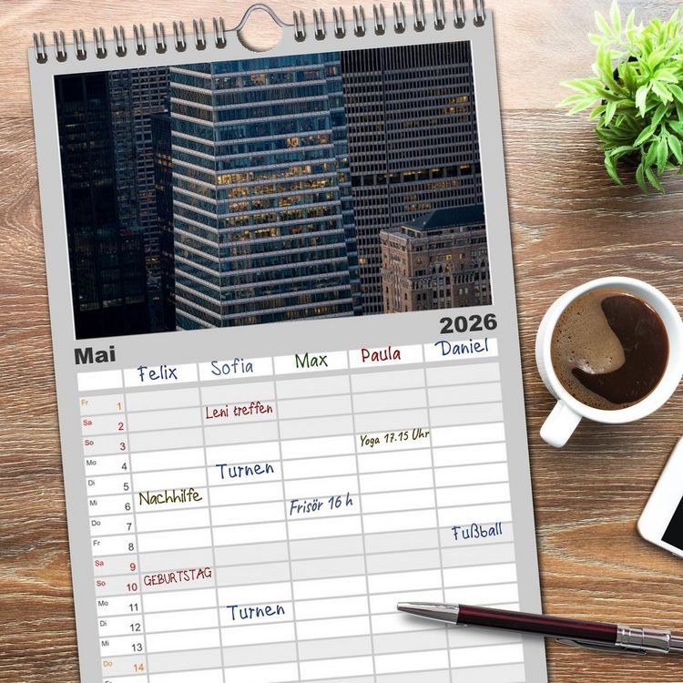Produktbild: Familienplaner 2026 - Fassadenpoesie &ndash; Muster & Strukturen aus New York mit 5 Spalten (Wandkalender, 21 x 45 cm) CALVENDO